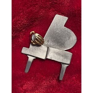 Ultra craft vintage, pewter, piano brooch pin